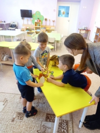 Воспитываем, играя